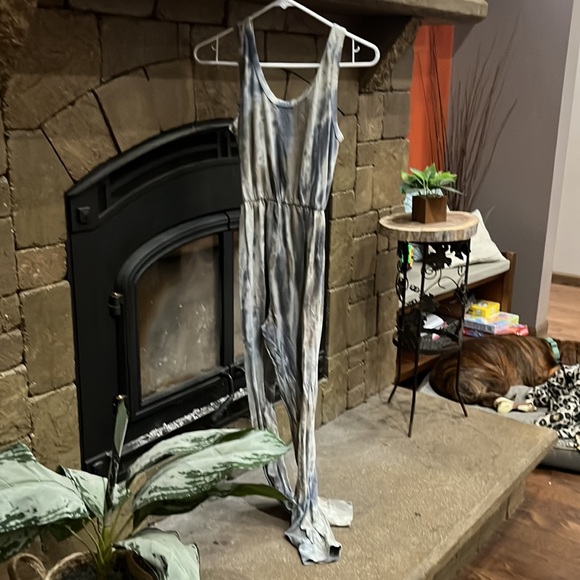 Woman’s jumpsuit small - Picture 2 of 2